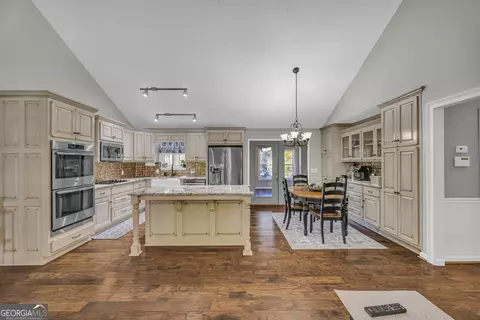 Kitchen - 66 Dennis Dr, Commerce, GA 30529 photo 2 of 17