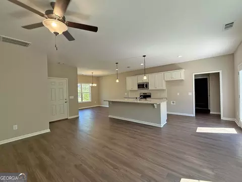 Living - 100 Creekside Dr #LOT 60A, Lagrange, GA 30240 photo 1 of 4