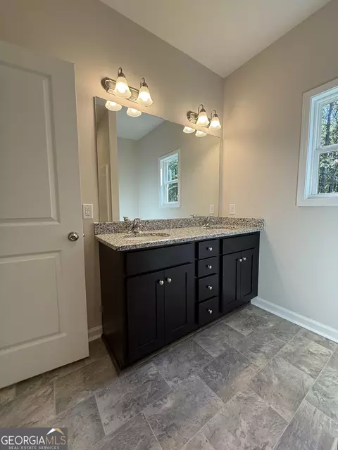 Bath - 135 Edgemont Dr #LOT 2, Lagrange, GA 30240 photo 1 of 4