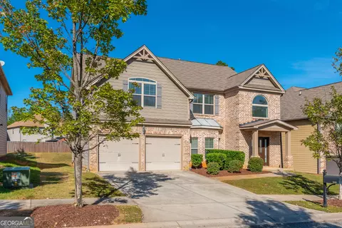 8051 Stillmist Dr, Fairburn, GA 30213