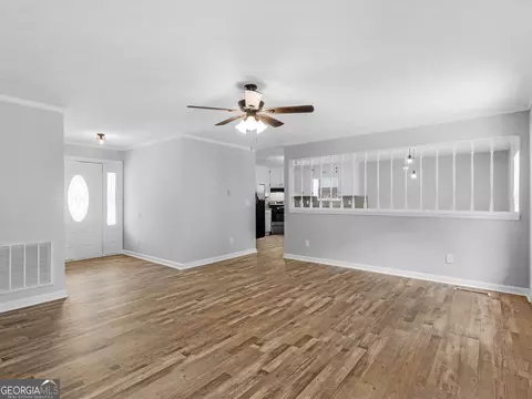 Living - 1120 Jackson Lake Rd, Jackson, GA 30233 photo 2 of 9