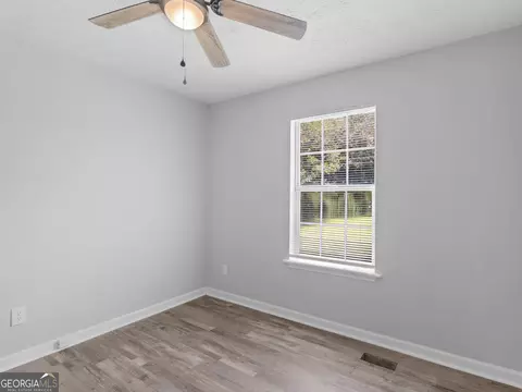 Bedroom - 1120 Jackson Lake Rd, Jackson, GA 30233 photo 3 of 10