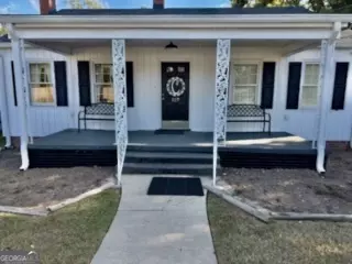127 W Stuart Ave, Lyons, GA 30436