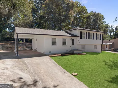 2635 Luke Dr, Ellenwood, GA 30294