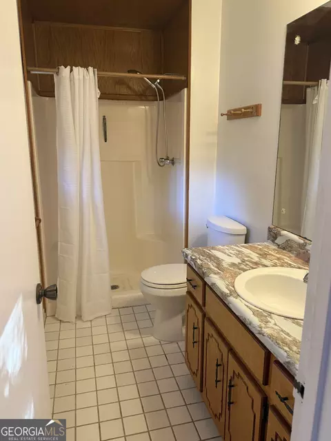 Bath - 350 Wilkerson Rd, Rex, GA 30273 photo 1 of 1