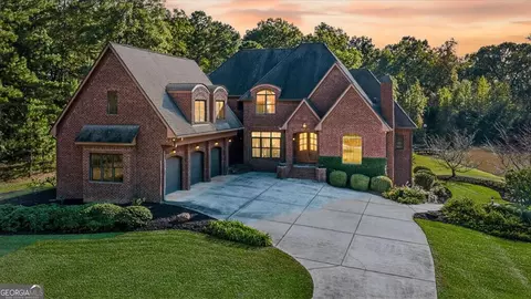 208 Crystal Dr, Byron, GA 31008