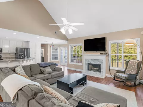 Living - 1130 Jackson Lake Rd, Jackson, GA 30233 photo 2 of 7