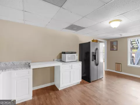 Kitchen - 1130 Jackson Lake Rd, Jackson, GA 30233 photo 6 of 6
