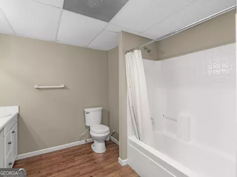 Bath - 1130 Jackson Lake Rd, Jackson, GA 30233 photo 6 of 7