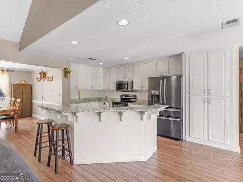 Kitchen - 1130 Jackson Lake Rd, Jackson, GA 30233 photo 1 of 6
