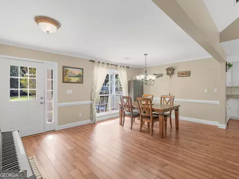 Dining - 1130 Jackson Lake Rd, Jackson, GA 30233 photo 2 of 6