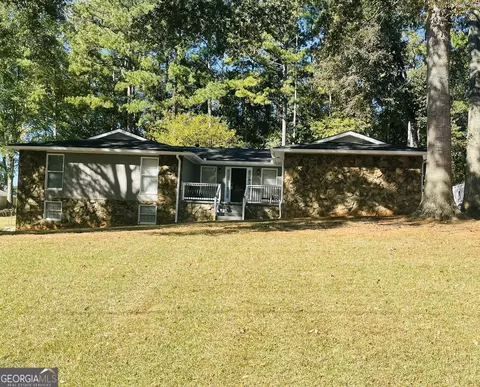 124 Meadow Ridge Dr, Stockbridge, GA 30281