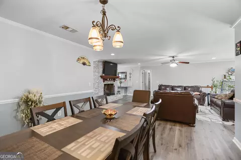Dining - 3011 Mooty Bridge Rd, Lagrange, GA 30240 photo 2 of 3