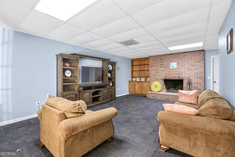 Living - 3011 Mooty Bridge Rd, Lagrange, GA 30240 photo 3 of 3