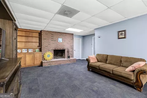 Living - 3011 Mooty Bridge Rd, Lagrange, GA 30240 photo 2 of 3