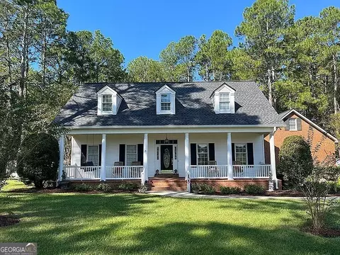 135 Southlake Dr, Moultrie, GA 31768