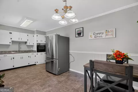 Kitchen - 114 Briarcliff Rd, Lagrange, GA 30241 photo 4 of 4