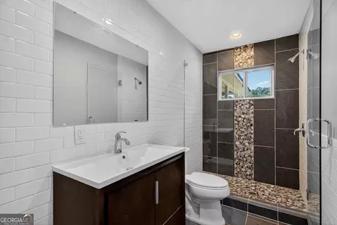 Bath - 114 Briarcliff Rd, Lagrange, GA 30241 photo 3 of 3