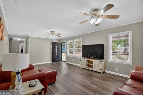 Living - 114 Briarcliff Rd, Lagrange, GA 30241 photo 2 of 3