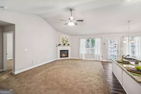 Living - 224 Katie Ln, Commerce, GA 30529 photo 2 of 2