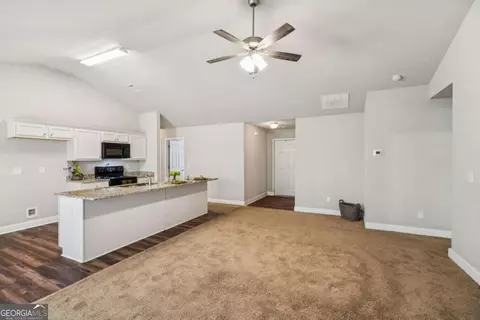Entry Way - 224 Katie Ln, Commerce, GA 30529 photo 6 of 7