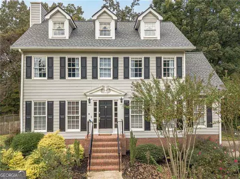 5040 Puritan Dr, Sugar Hill, GA 30518