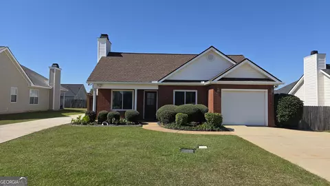 208 Stirling Bridge Dr, Warner Robins, GA 31088
