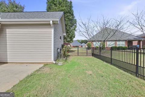 Exterior - 255 Prominent Loop, Mcdonough, GA 30253 photo 4 of 4