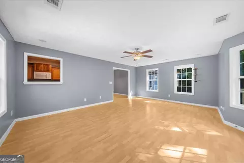 Living - 388 High Point Rd, Buchanan, GA 30113 photo 9 of 10