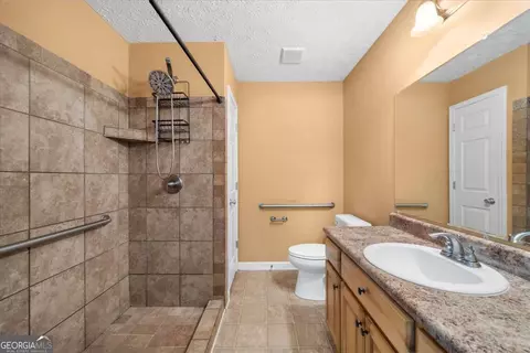 Bath - 388 High Point Rd, Buchanan, GA 30113 photo 1 of 4