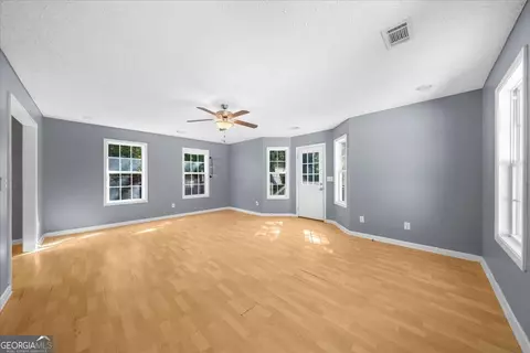 Living - 388 High Point Rd, Buchanan, GA 30113 photo 8 of 10