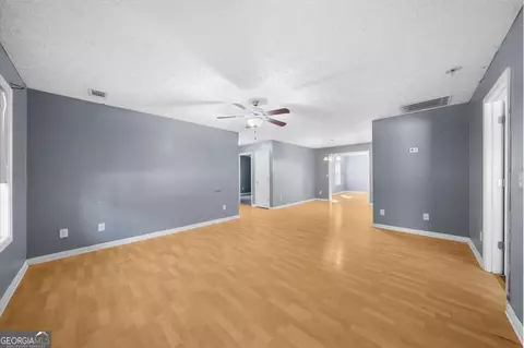 Living - 388 High Point Rd, Buchanan, GA 30113 photo 1 of 10