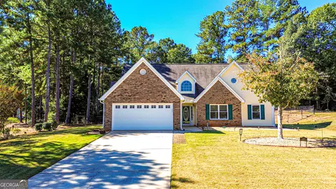 521 Deadwood Trl, Locust Grove, GA 30248