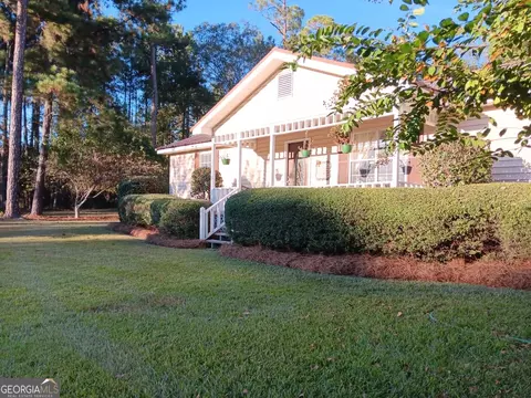 115 Log Cabin Rd, Eastman, GA 31023