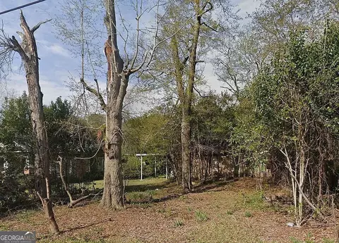1055 Lamont St, Macon, GA 31204