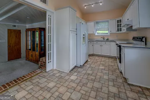 Kitchen - 185 Crestview Rd, Jackson, GA 30233 photo 3 of 3