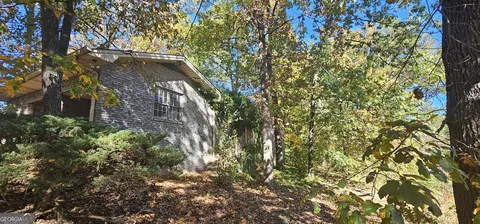 629 Field Cliff Dr, Stone Mountain, GA 30087