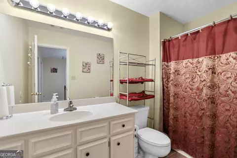 Bath - 110 Waverly Way, Lagrange, GA 30240 photo 2 of 5