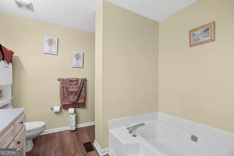 Bath - 110 Waverly Way, Lagrange, GA 30240 photo 4 of 5