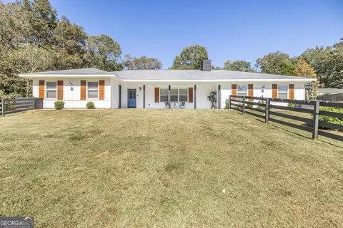 504 Pheasant Ridge Dr, Warner Robins, GA 31088