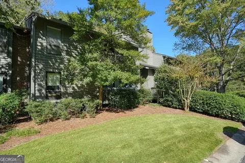 1516 Tuxworth Cir, Decatur, GA 30033