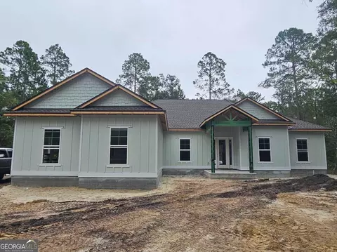 221 Sunset Dr, Woodbine, GA 31569