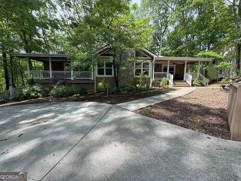 334 Eagle Cir, Dillard, GA 30537