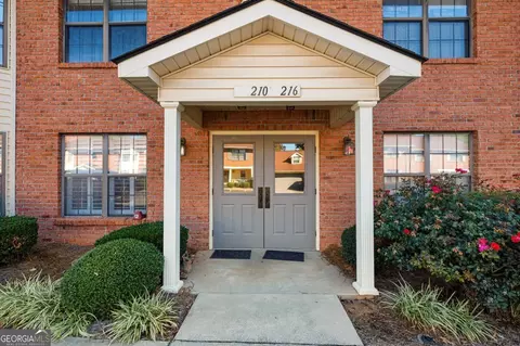 212 Mount Vernon Dr, Calhoun, GA 30701