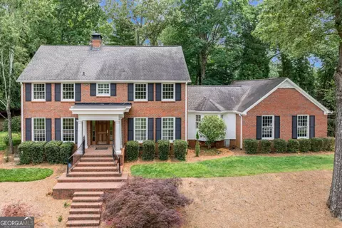 2626 Club Dr, Gainesville, GA 30506