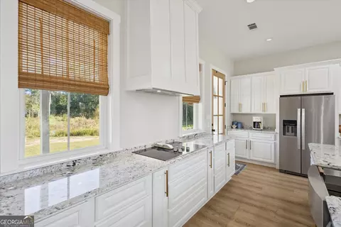Kitchen - 4031 Mud Rd, Brooklet, GA 30415 photo 5 of 7