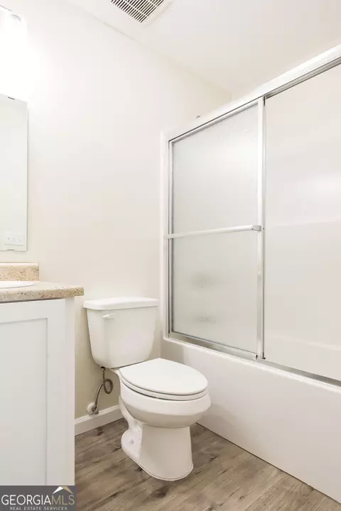 Bath - 121 Union St, Waycross, GA 31501 photo 1 of 4