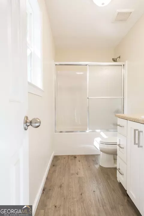 Bath - 121 Union St, Waycross, GA 31501 photo 4 of 4