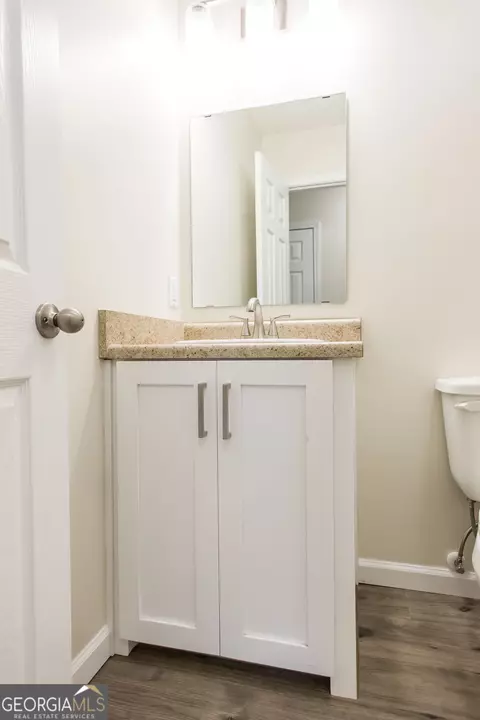 Bath - 121 Union St, Waycross, GA 31501 photo 2 of 4