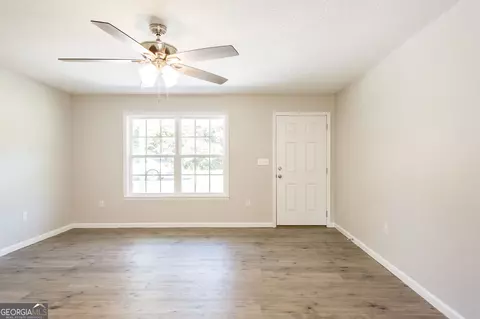Living - 2350 Edgewood St, Waycross, GA 31501 photo 1 of 3